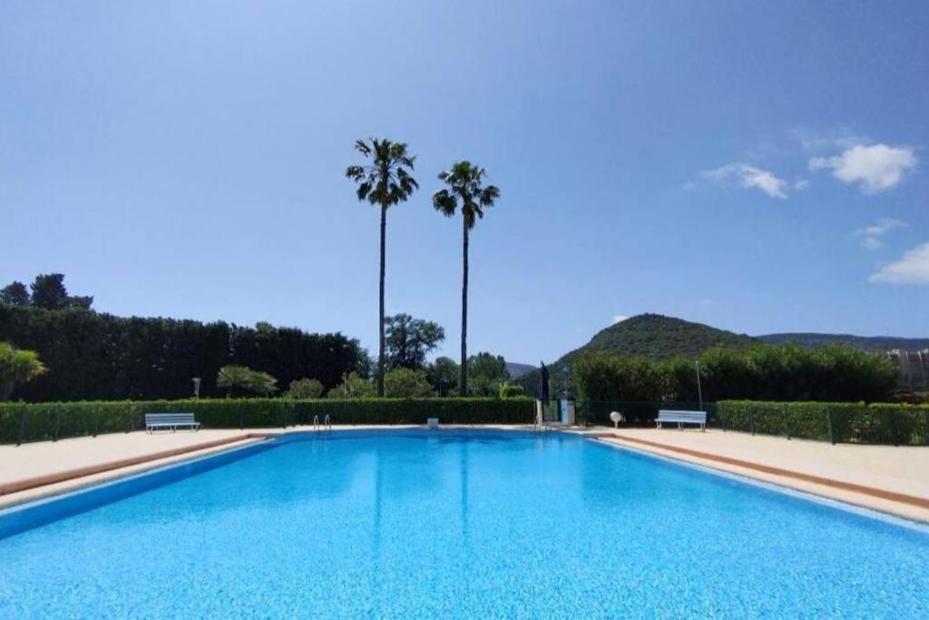 Ginkgo Studio - Piscine, Proche De La Mer, Golf, Wifi มองเดอลิเยอลานาปูล ภายนอก รูปภาพ